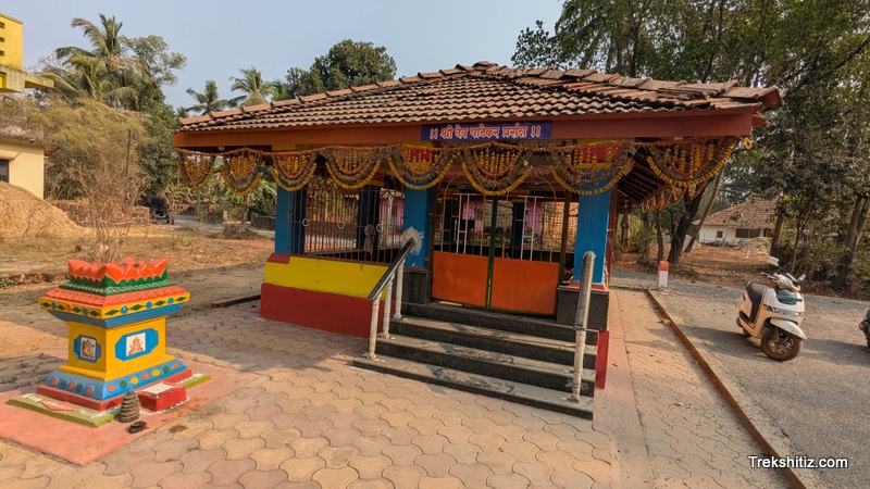 Patekar Mandir , Awade Kot
